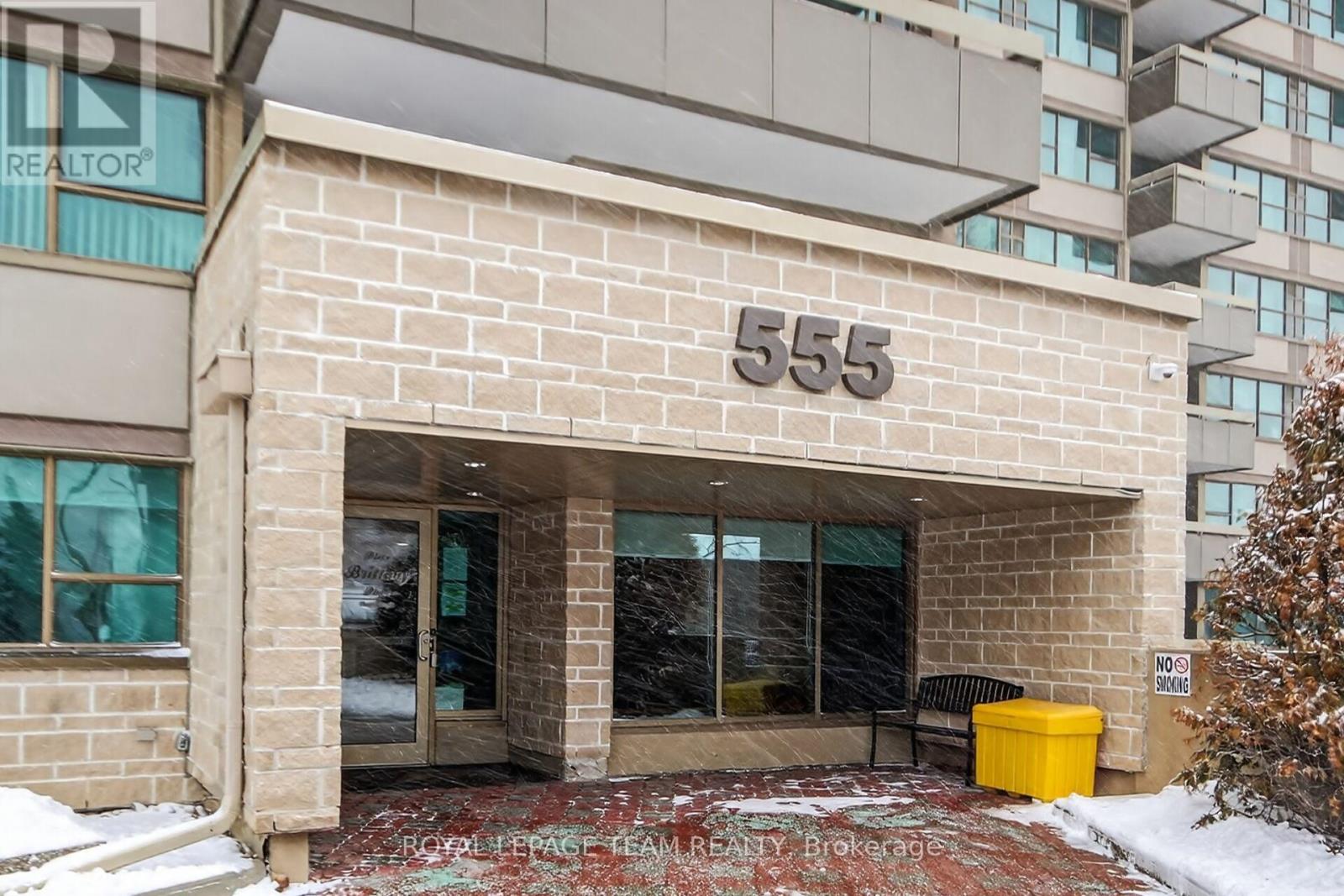 606 - 555 Brittany Drive, Ottawa, Ontario  K1K 4C5 - Photo 2 - X12927222