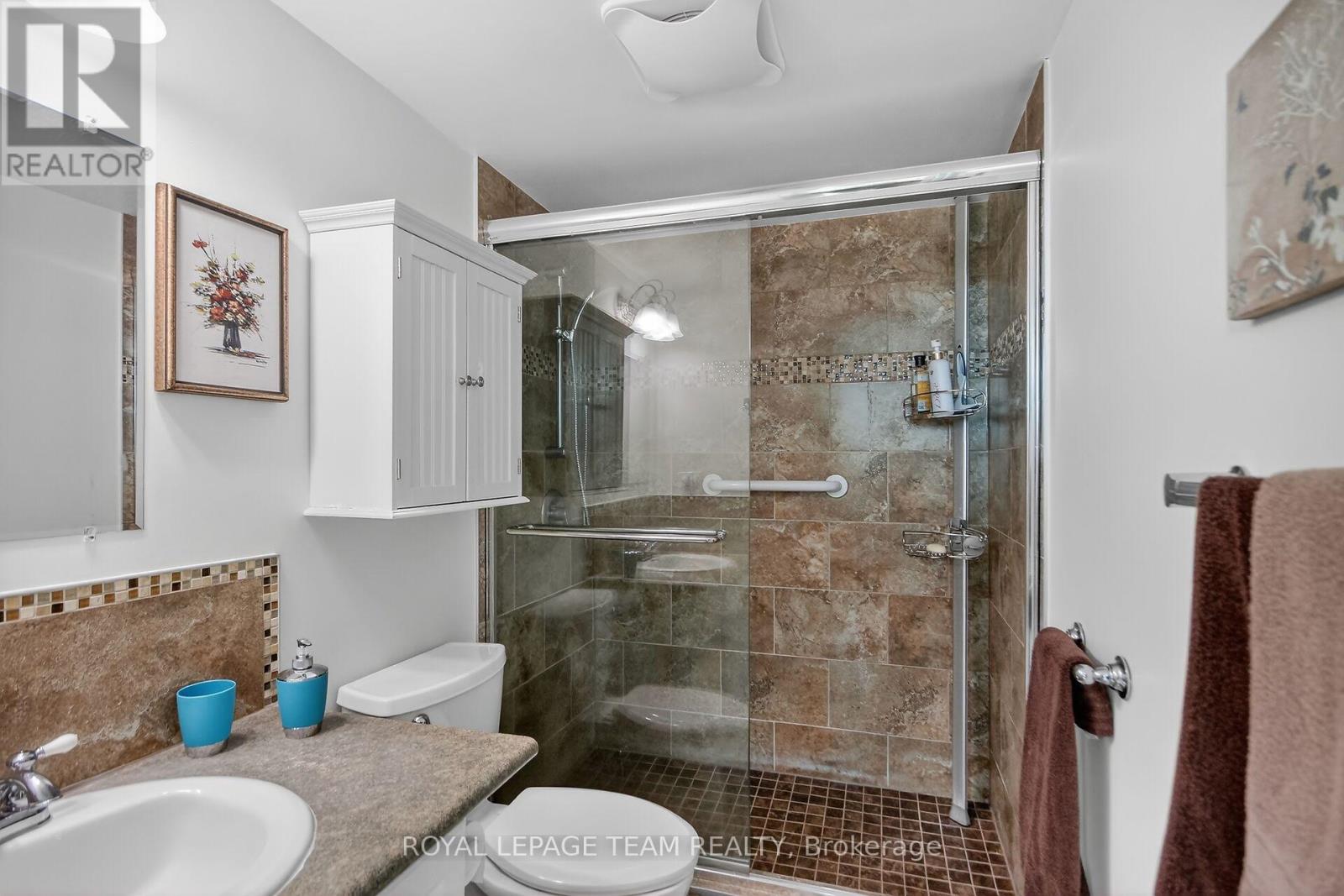 606 - 555 Brittany Drive, Ottawa, Ontario  K1K 4C5 - Photo 27 - X12927222