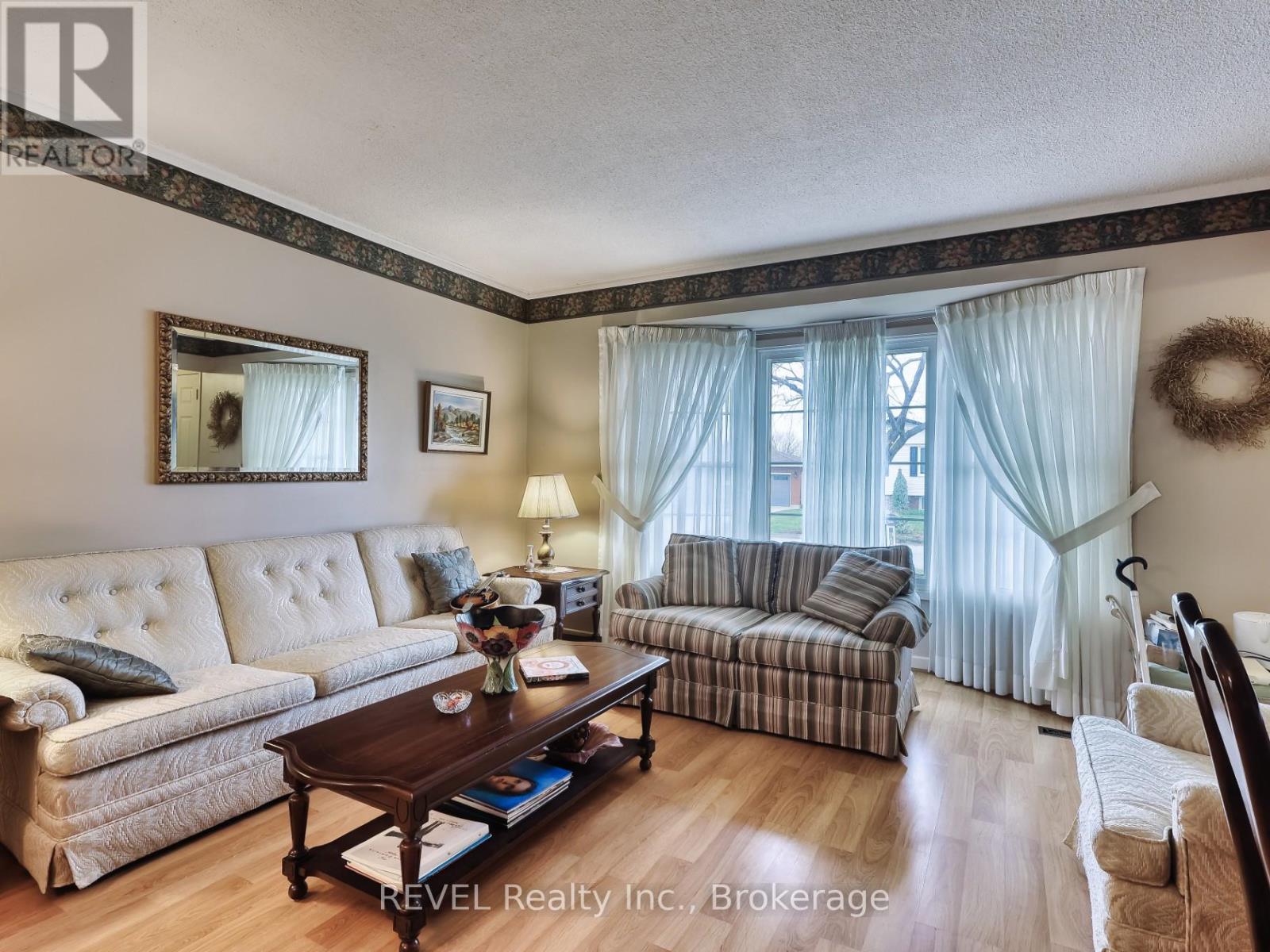 31 Cole Farm Boulevard, St. Catharines, Ontario  L2N 7E2 - Photo 14 - X12927188