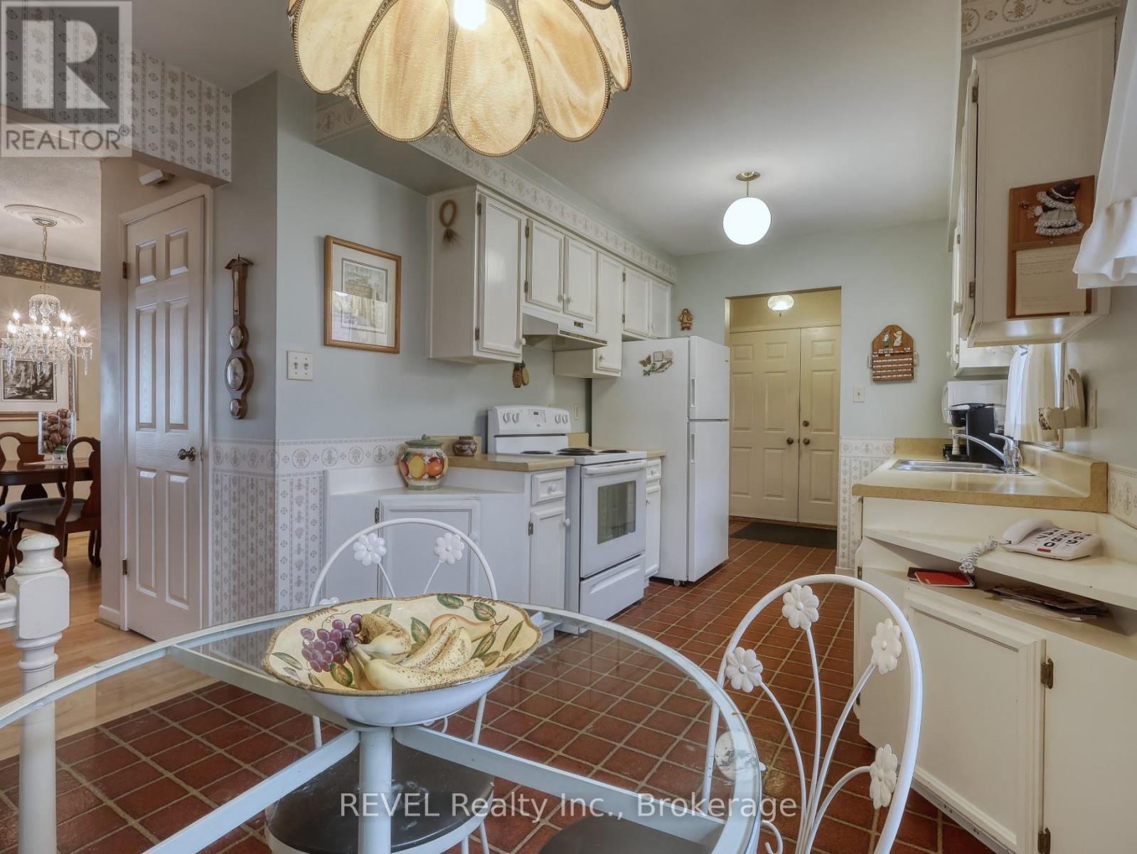 31 Cole Farm Boulevard, St. Catharines, Ontario  L2N 7E2 - Photo 20 - X12927188