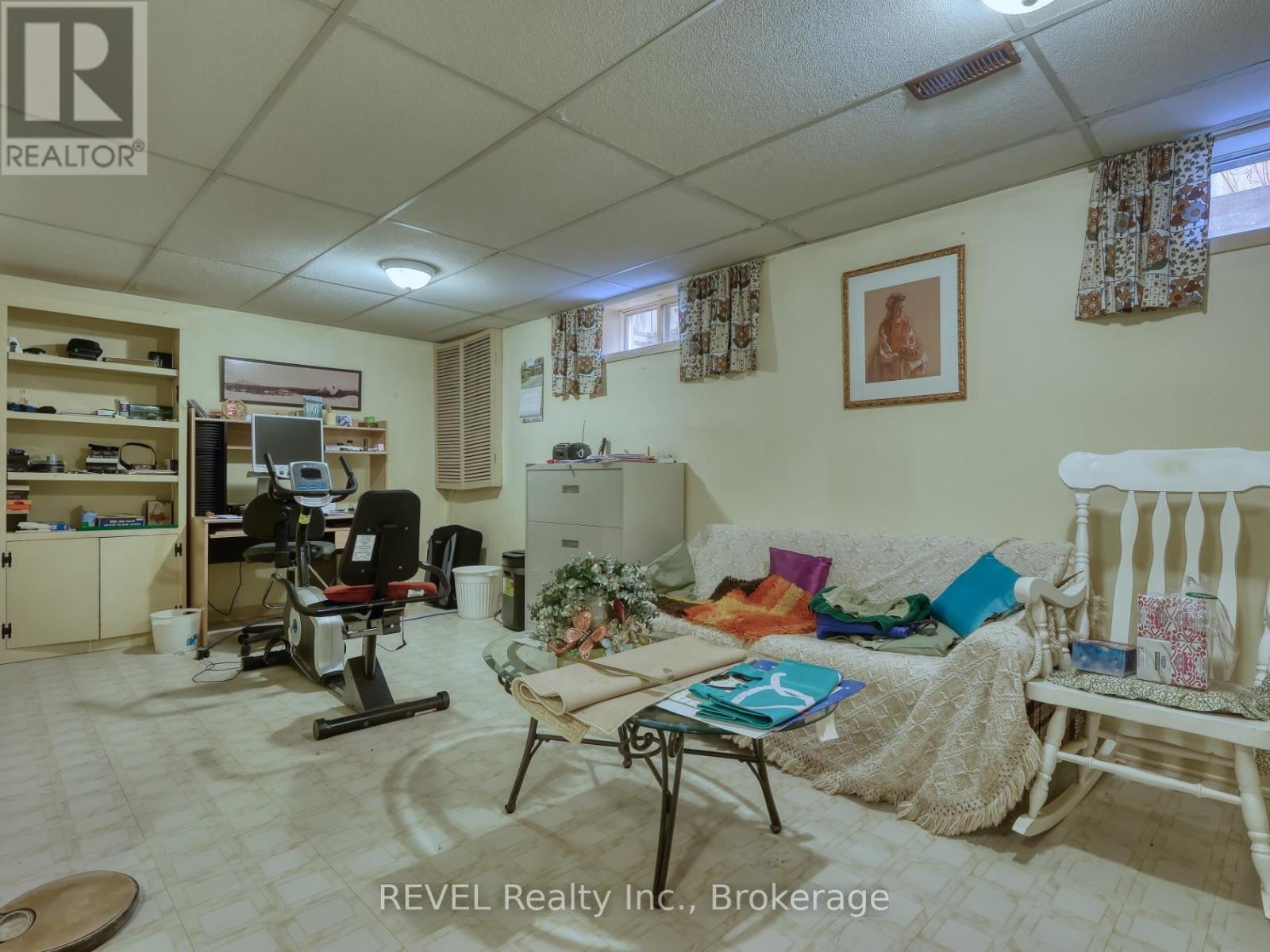 31 Cole Farm Boulevard, St. Catharines, Ontario  L2N 7E2 - Photo 24 - X12927188