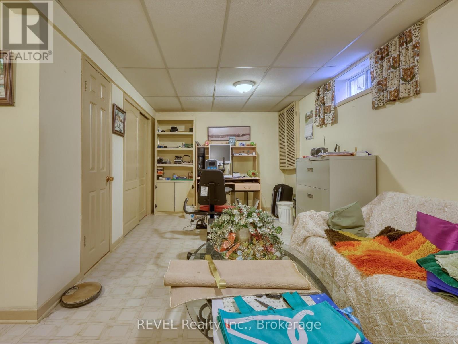 31 Cole Farm Boulevard, St. Catharines, Ontario  L2N 7E2 - Photo 25 - X12927188