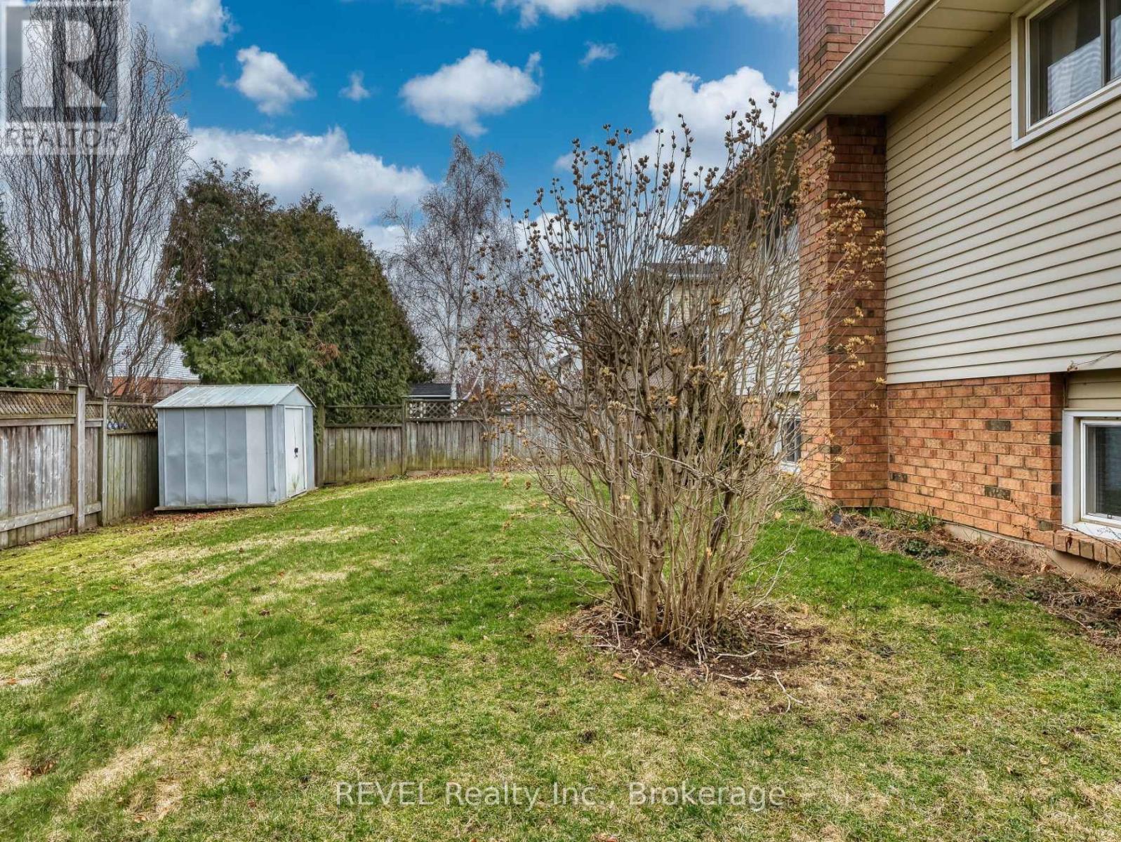 31 Cole Farm Boulevard, St. Catharines, Ontario  L2N 7E2 - Photo 7 - X12927188