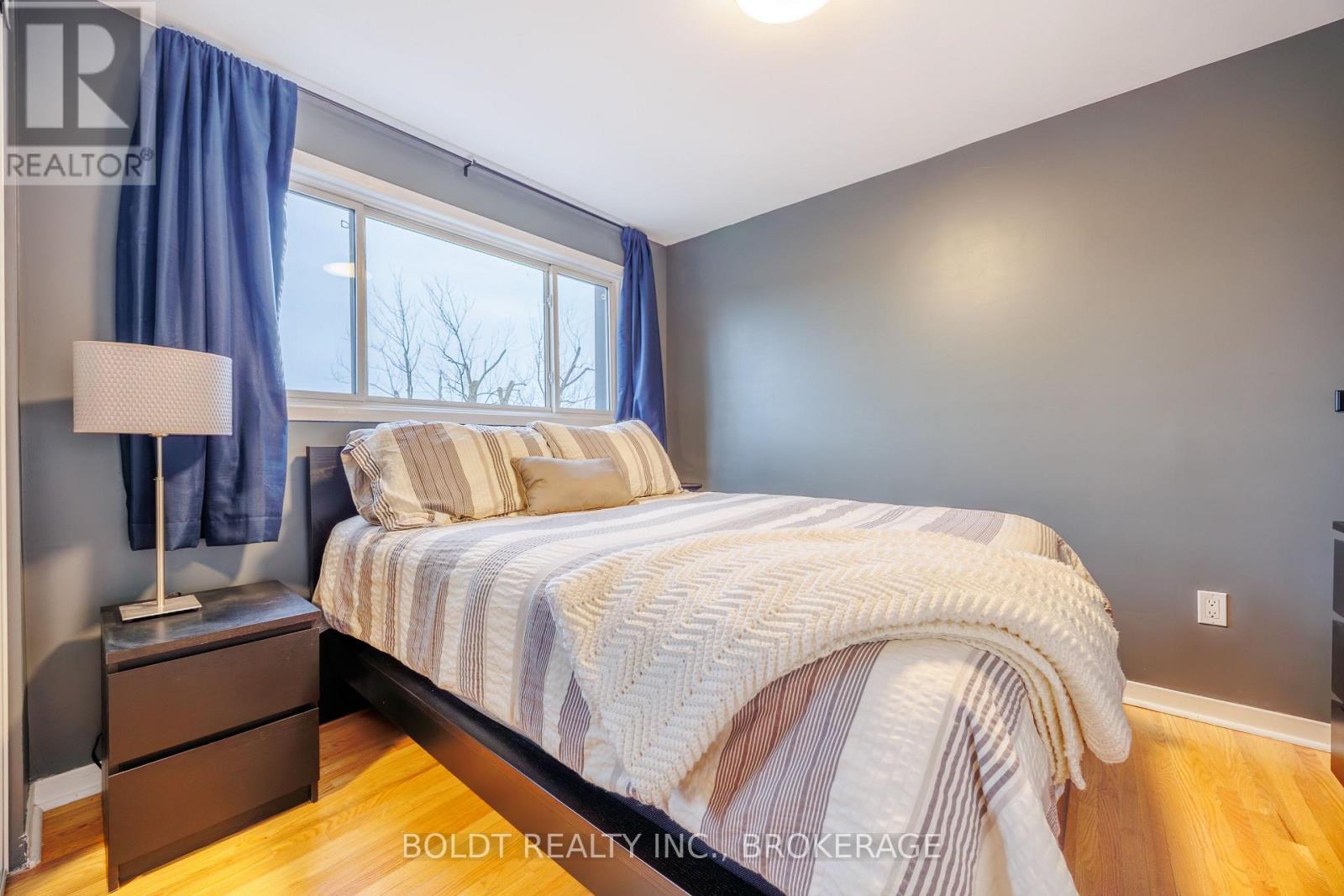 101 - 5 Woodlawn Court, Grimsby, Ontario  L3M 3T4 - Photo 11 - X12927204