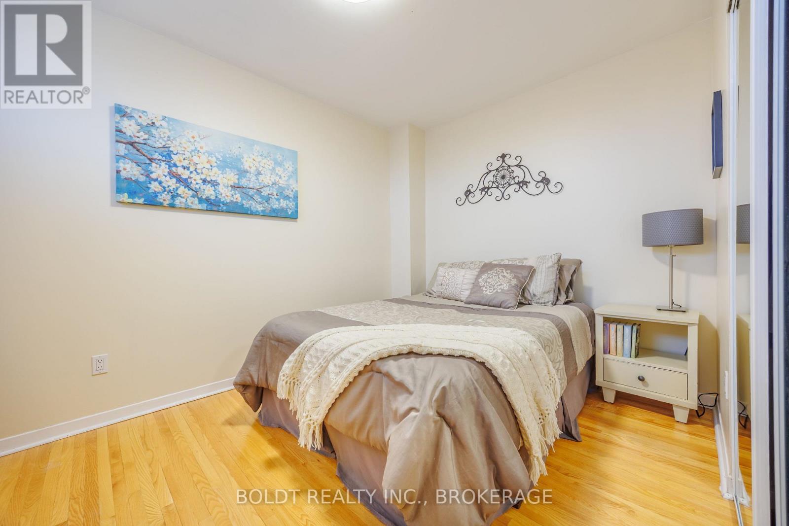 101 - 5 Woodlawn Court, Grimsby, Ontario  L3M 3T4 - Photo 13 - X12927204