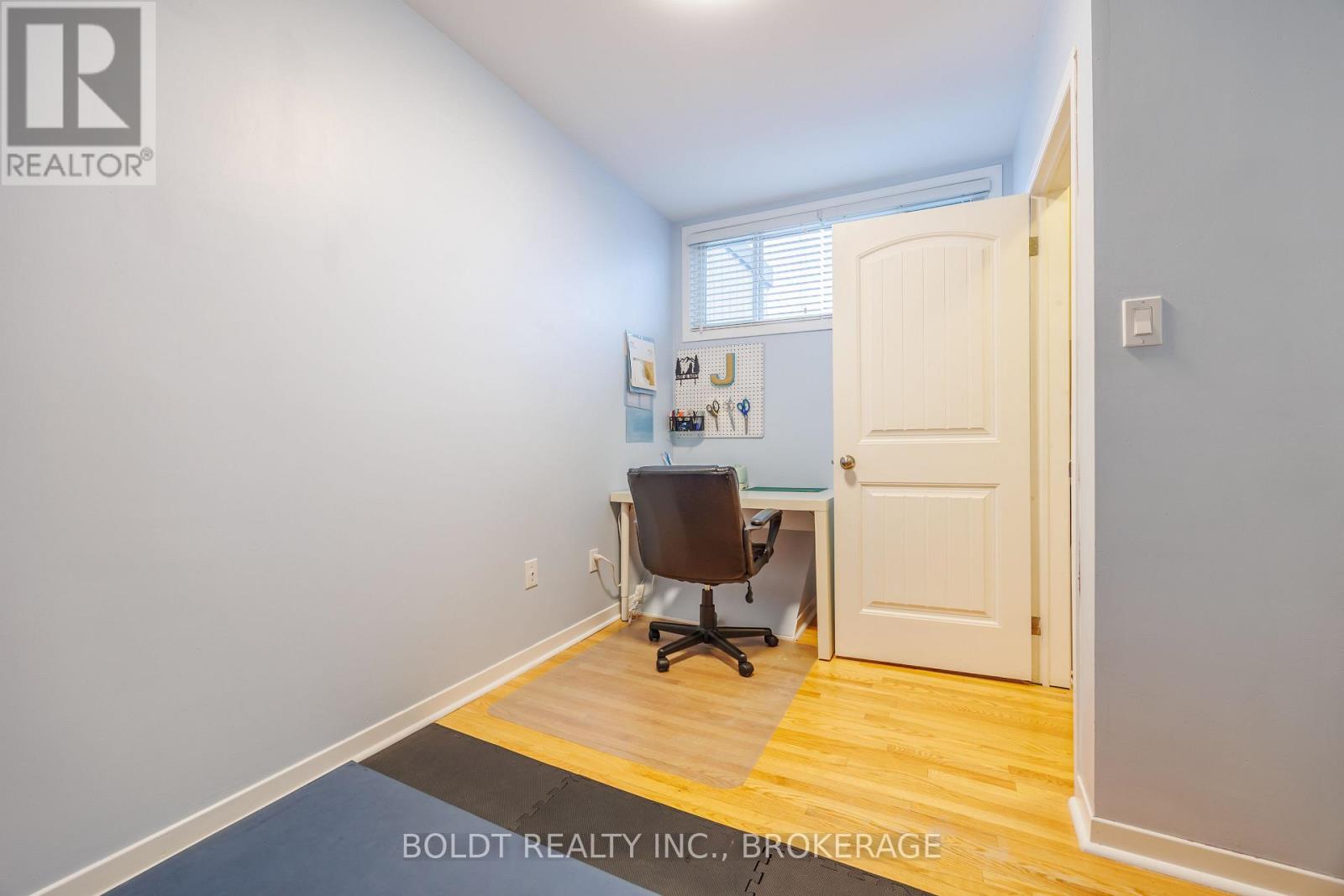 101 - 5 Woodlawn Court, Grimsby, Ontario  L3M 3T4 - Photo 16 - X12927204