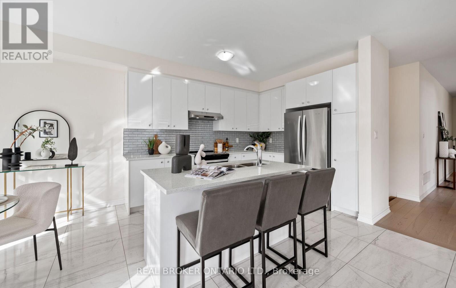 15 Bowline Vista, East Gwillimbury, Ontario  L9N 0V9 - Photo 14 - N12927174