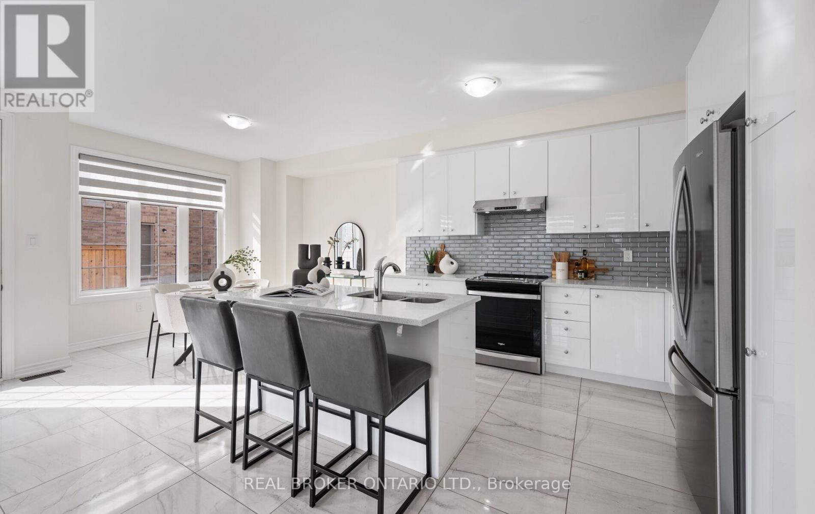 15 Bowline Vista, East Gwillimbury, Ontario  L9N 0V9 - Photo 16 - N12927174