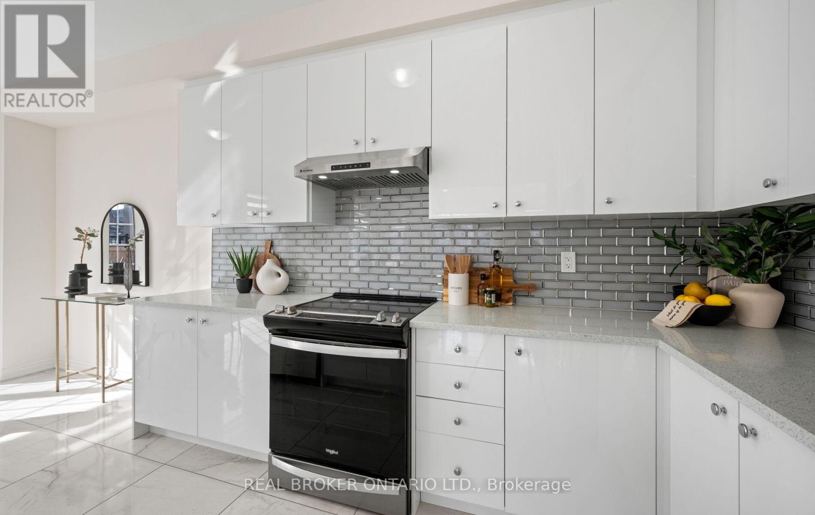 15 Bowline Vista, East Gwillimbury, Ontario  L9N 0V9 - Photo 17 - N12927174