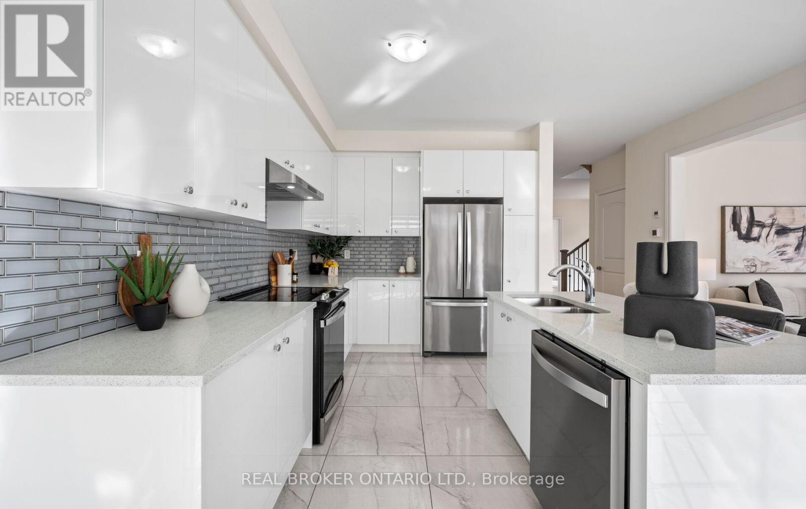 15 Bowline Vista, East Gwillimbury, Ontario  L9N 0V9 - Photo 19 - N12927174