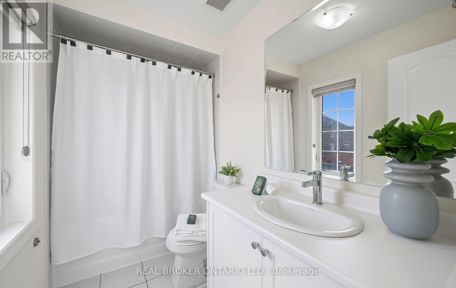 15 Bowline Vista, East Gwillimbury, Ontario  L9N 0V9 - Photo 42 - N12927174