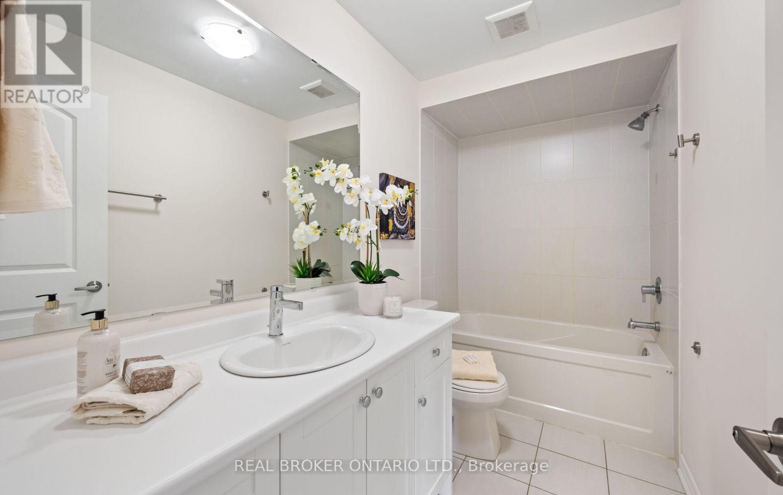 15 Bowline Vista, East Gwillimbury, Ontario  L9N 0V9 - Photo 43 - N12927174