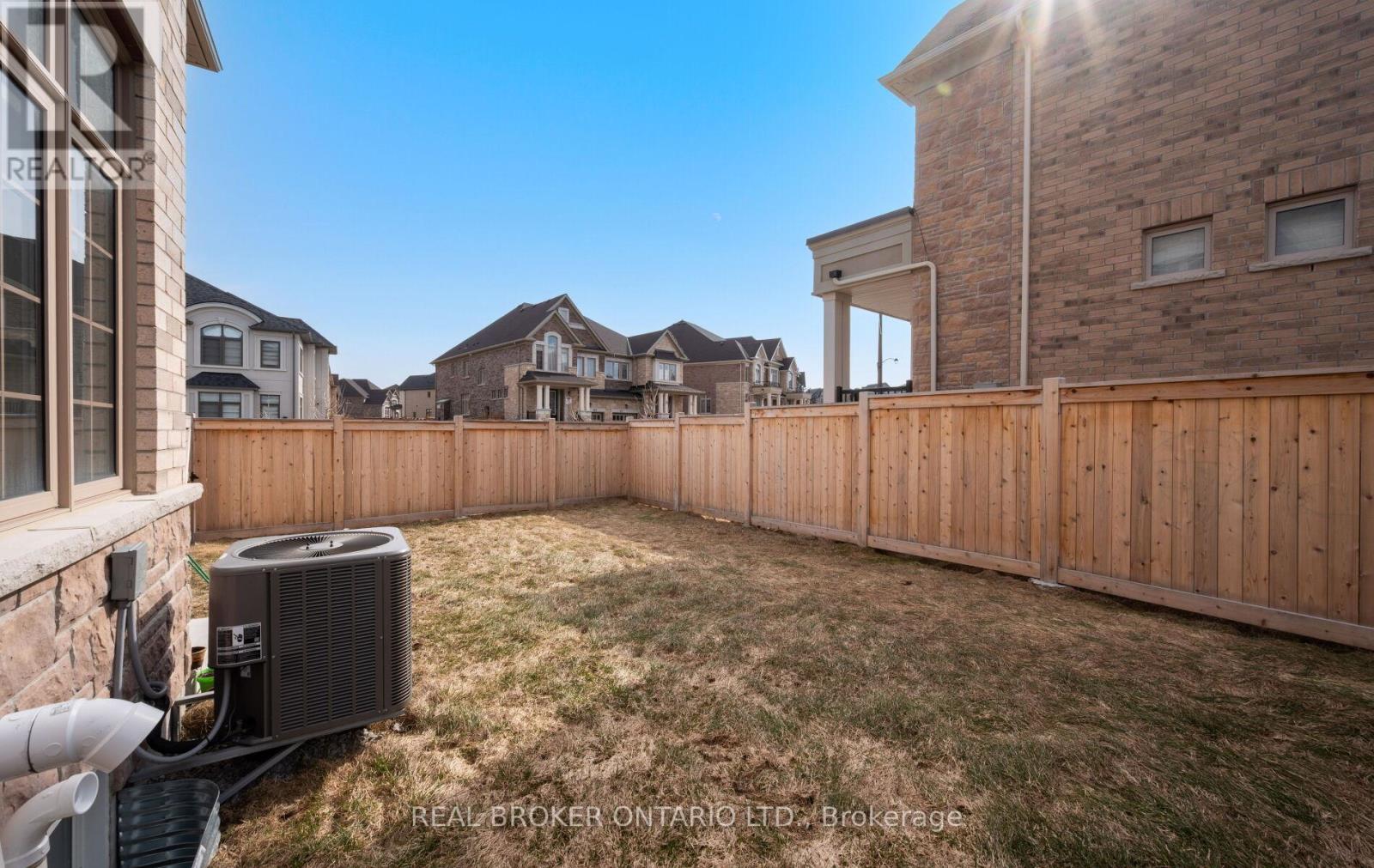 15 Bowline Vista, East Gwillimbury, Ontario  L9N 0V9 - Photo 47 - N12927174