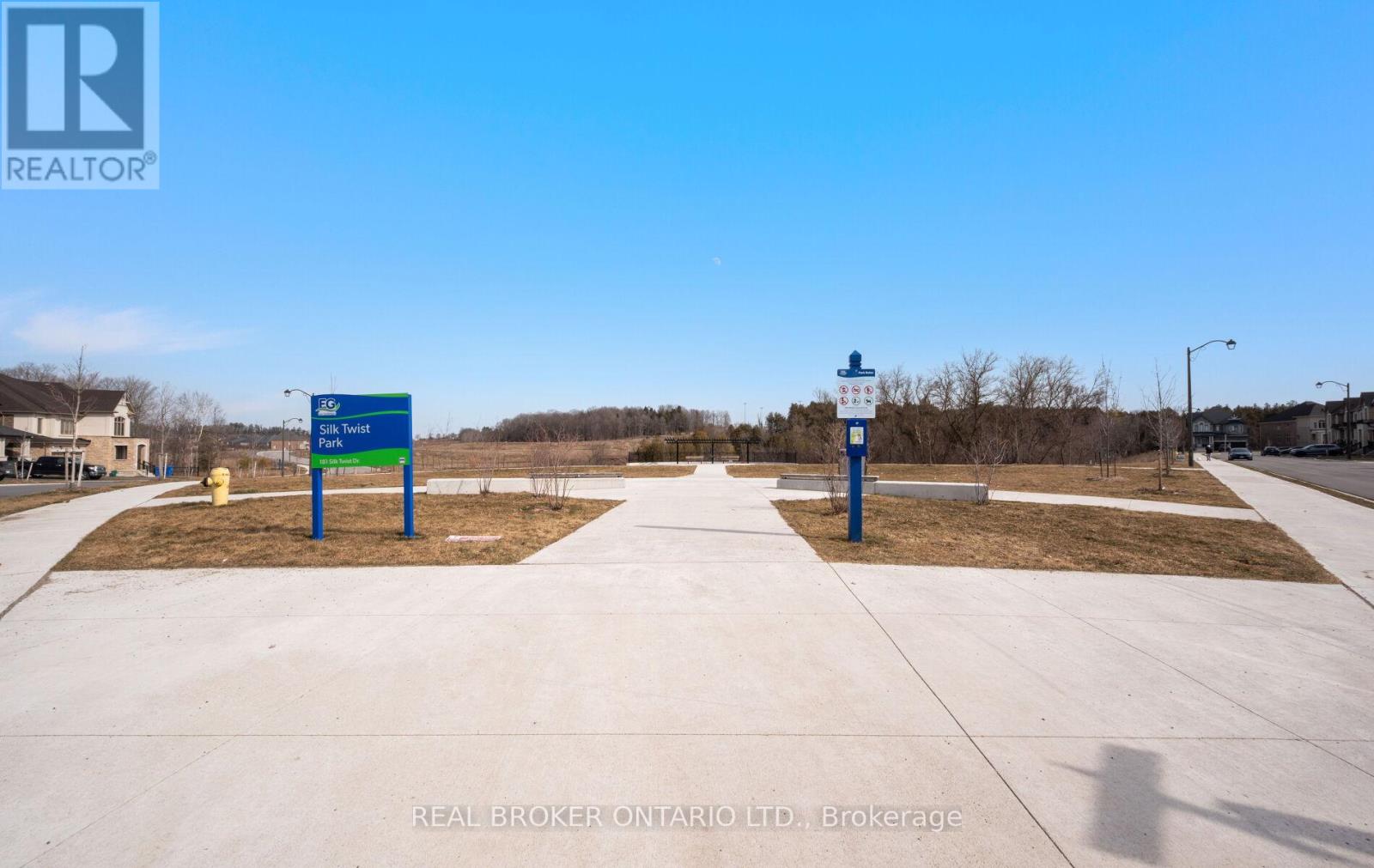 15 Bowline Vista, East Gwillimbury, Ontario  L9N 0V9 - Photo 49 - N12927174