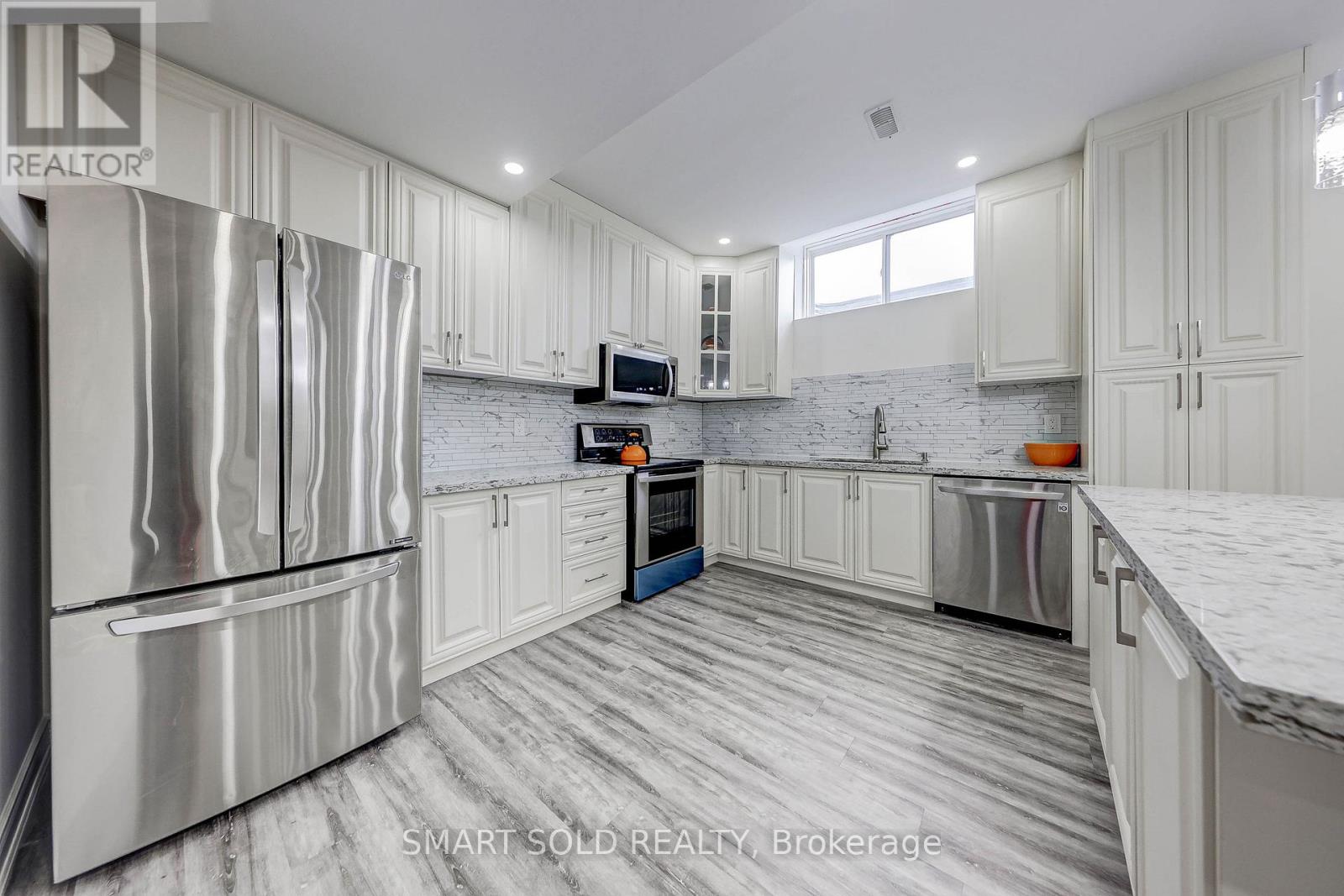 25 Munsie Drive, King, Ontario  L7B 0N8 - Photo 42 - N12927198