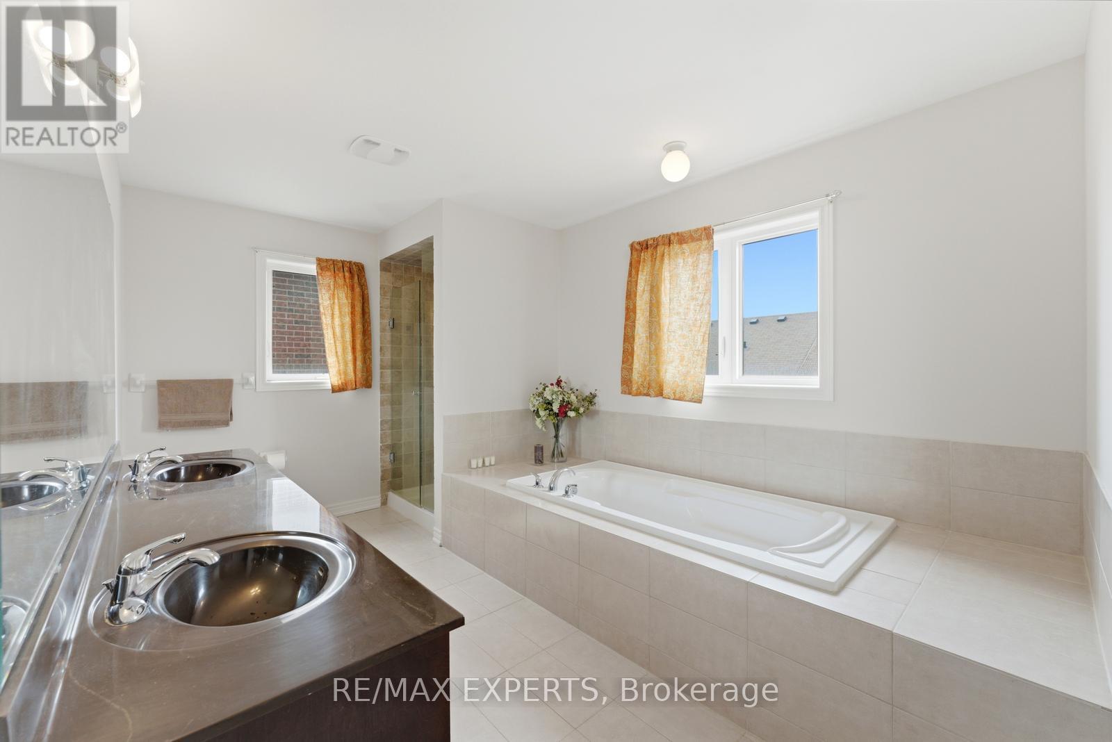 847 Memorial Circle, Newmarket, Ontario  L3X 0B3 - Photo 22 - N12927210