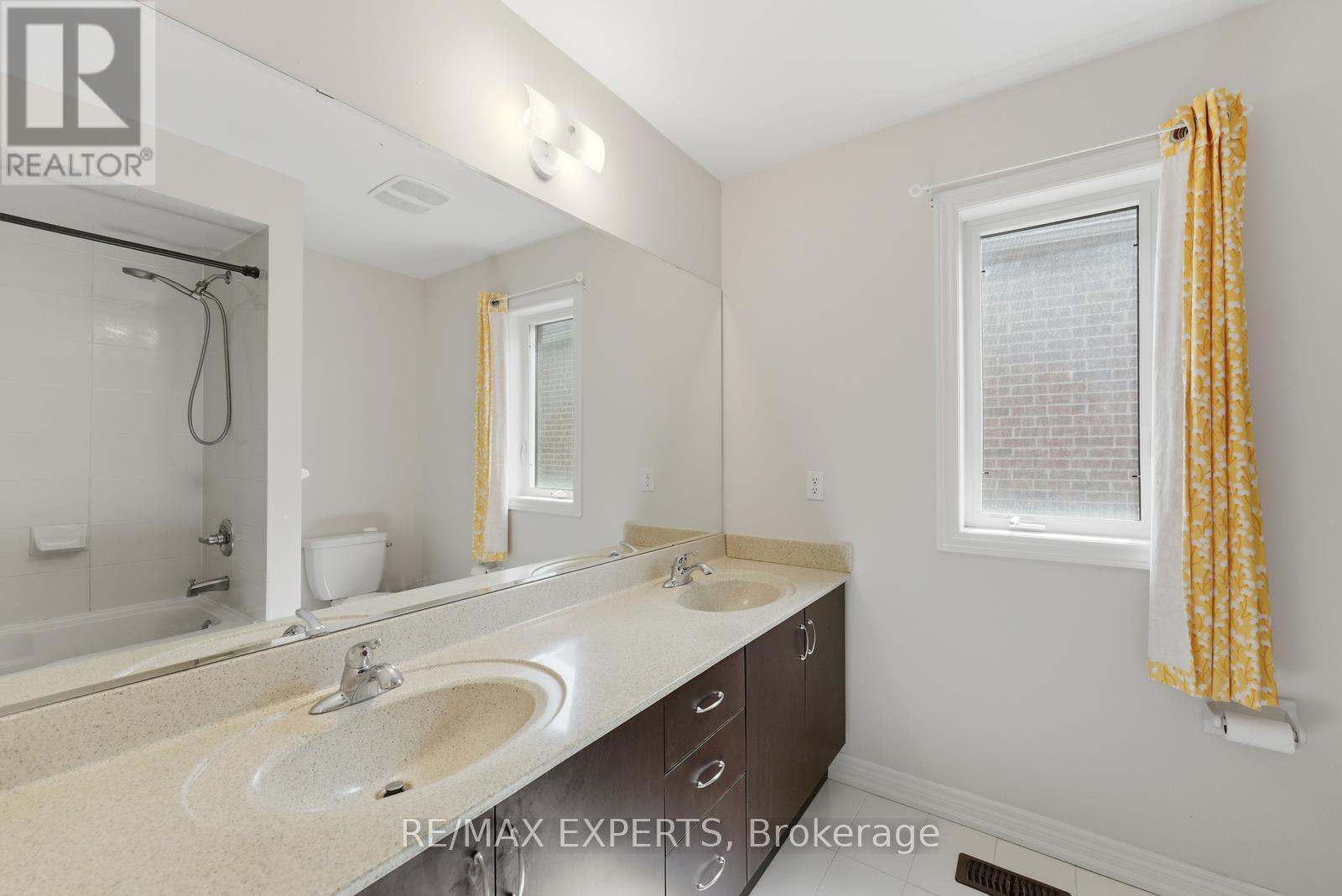 847 Memorial Circle, Newmarket, Ontario  L3X 0B3 - Photo 26 - N12927210