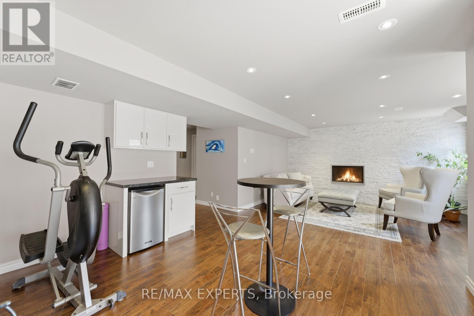 847 Memorial Circle, Newmarket, Ontario  L3X 0B3 - Photo 31 - N12927210