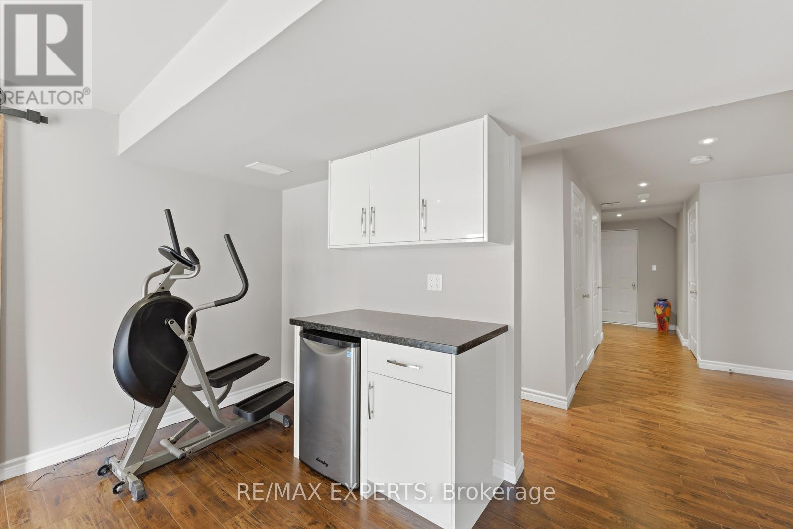 847 Memorial Circle, Newmarket, Ontario  L3X 0B3 - Photo 33 - N12927210