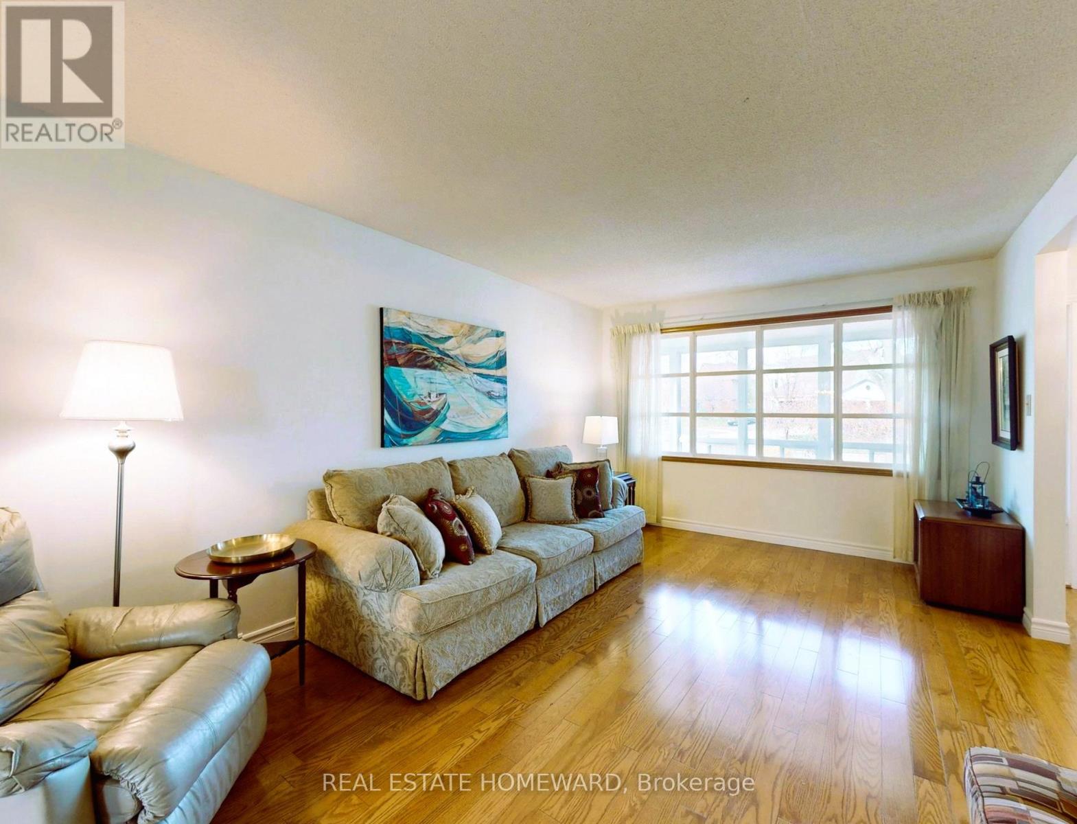 3058 Viewmount Road, Oakville, Ontario  L6L 5M7 - Photo 5 - W12927184