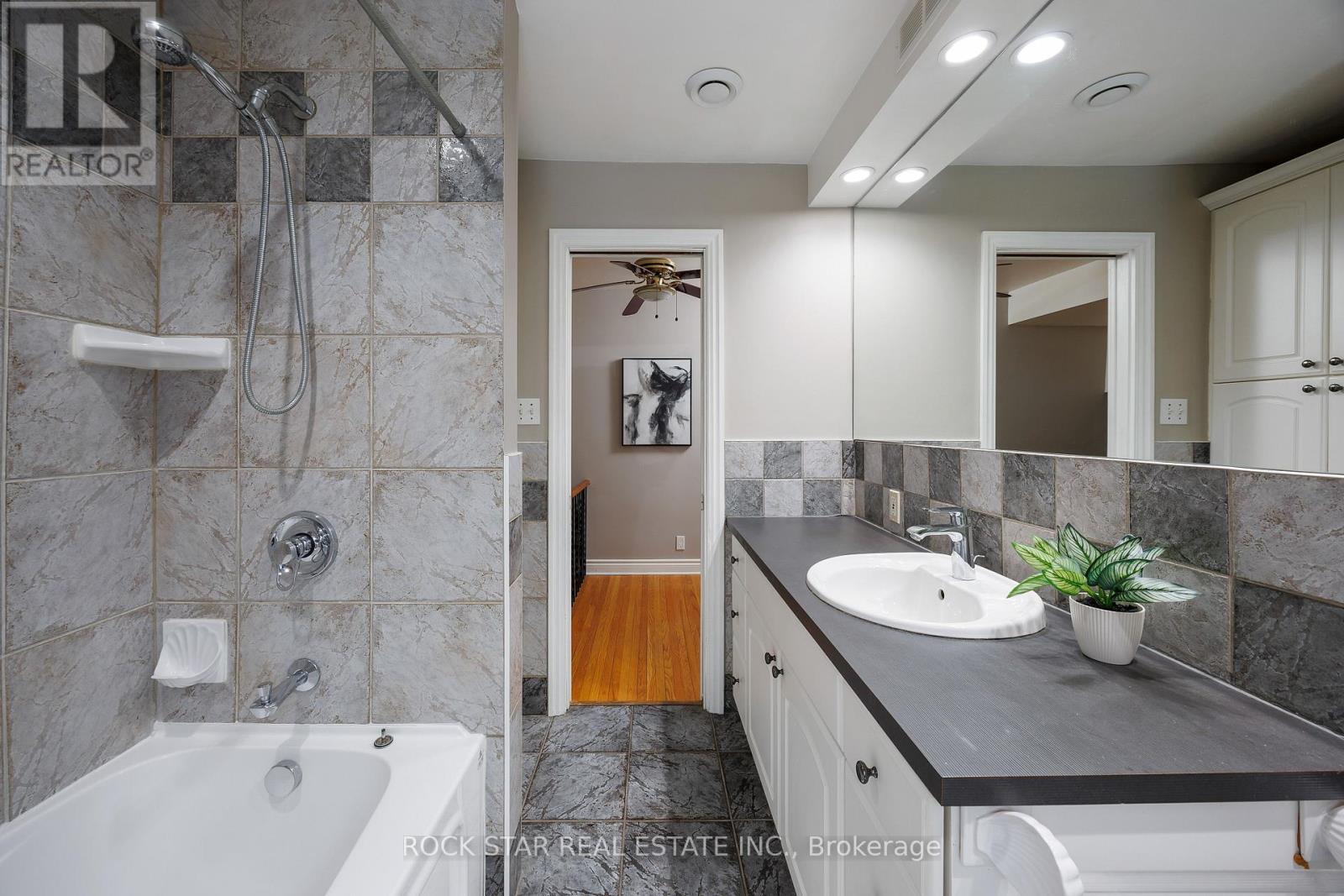 2144 Shelley Road, Oakville, Ontario  L6L 2K2 - Photo 32 - W12927214