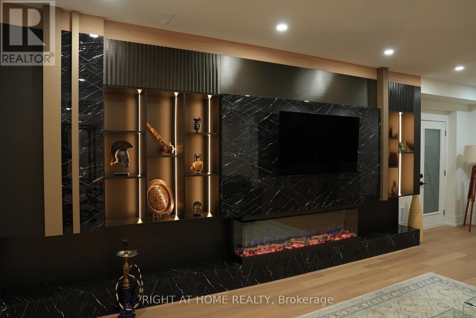 33 Thorndale Avenue, Toronto, Ontario M8X 1W8 - Photo 27 - W12927216