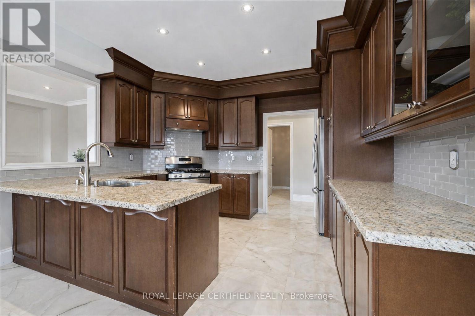 2523 Highmount Crescent, Oakville, Ontario  L6M 4Z1 - Photo 15 - W12927220