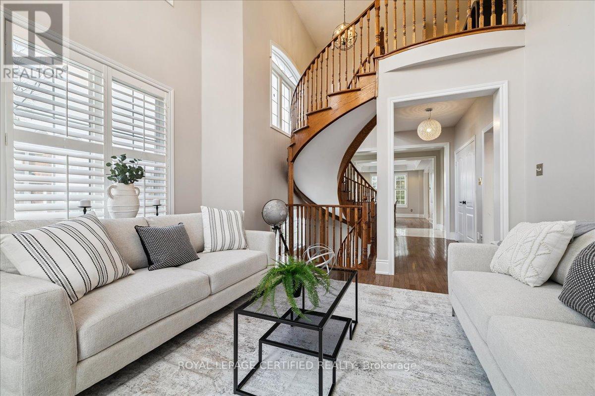 2523 Highmount Crescent, Oakville, Ontario  L6M 4Z1 - Photo 5 - W12927220