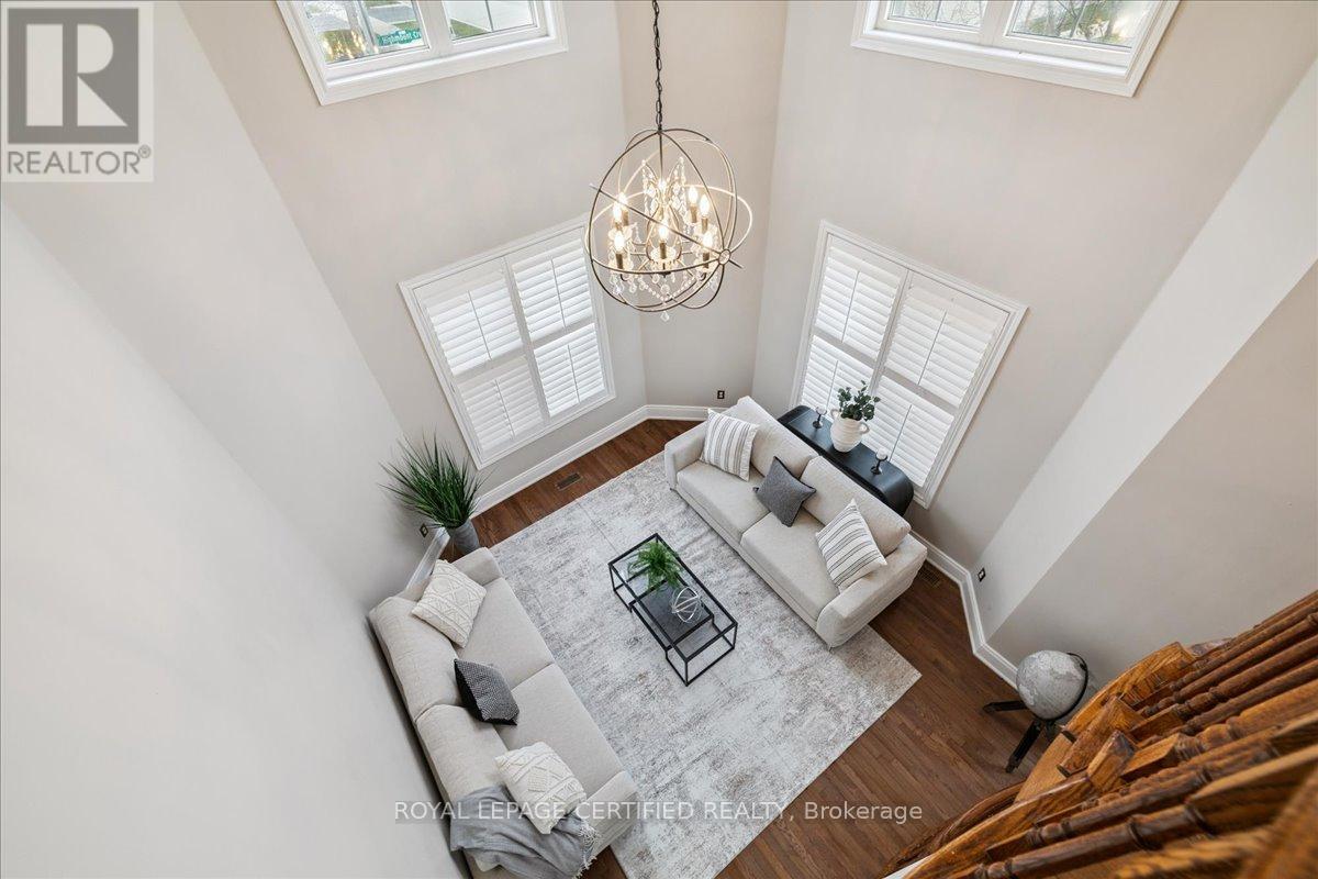 2523 Highmount Crescent, Oakville, Ontario  L6M 4Z1 - Photo 7 - W12927220