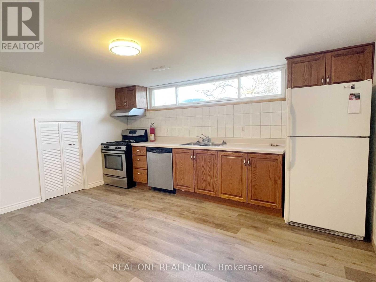 Basement - 36 Victor Boulevard, Hamilton, Ontario  L9A 2V4 - Photo 3 - X12927200