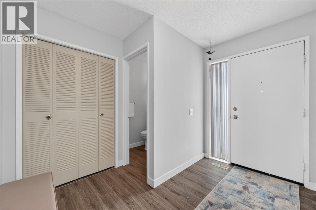 51, 2300 Oakmoor Drive Sw, Calgary, Alberta  T2V 4N7 - Photo 2 - A2294910