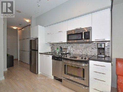 1209 - 126 Simcoe Street, Toronto, Ontario  M5H 4E6 - Photo 6 - C12927224