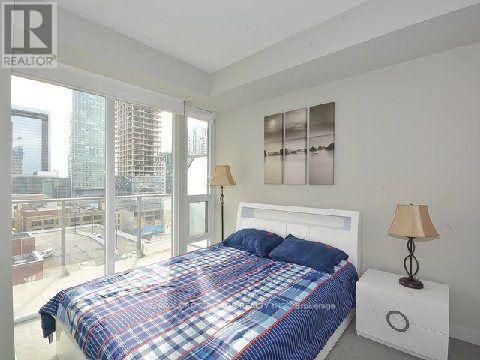 1209 - 126 Simcoe Street, Toronto, Ontario  M5H 4E6 - Photo 7 - C12927224