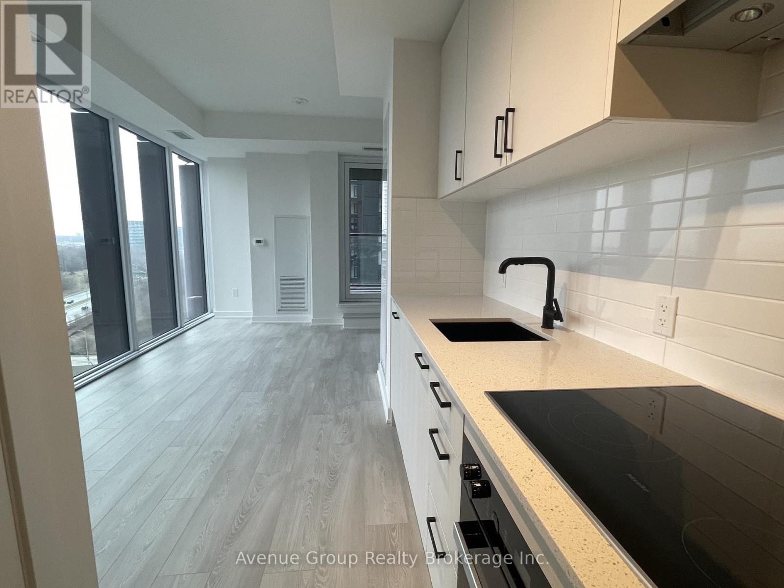 811 - 5 Quarrington Lane, Toronto, Ontario  M3C 0S5 - Photo 2 - C12927230