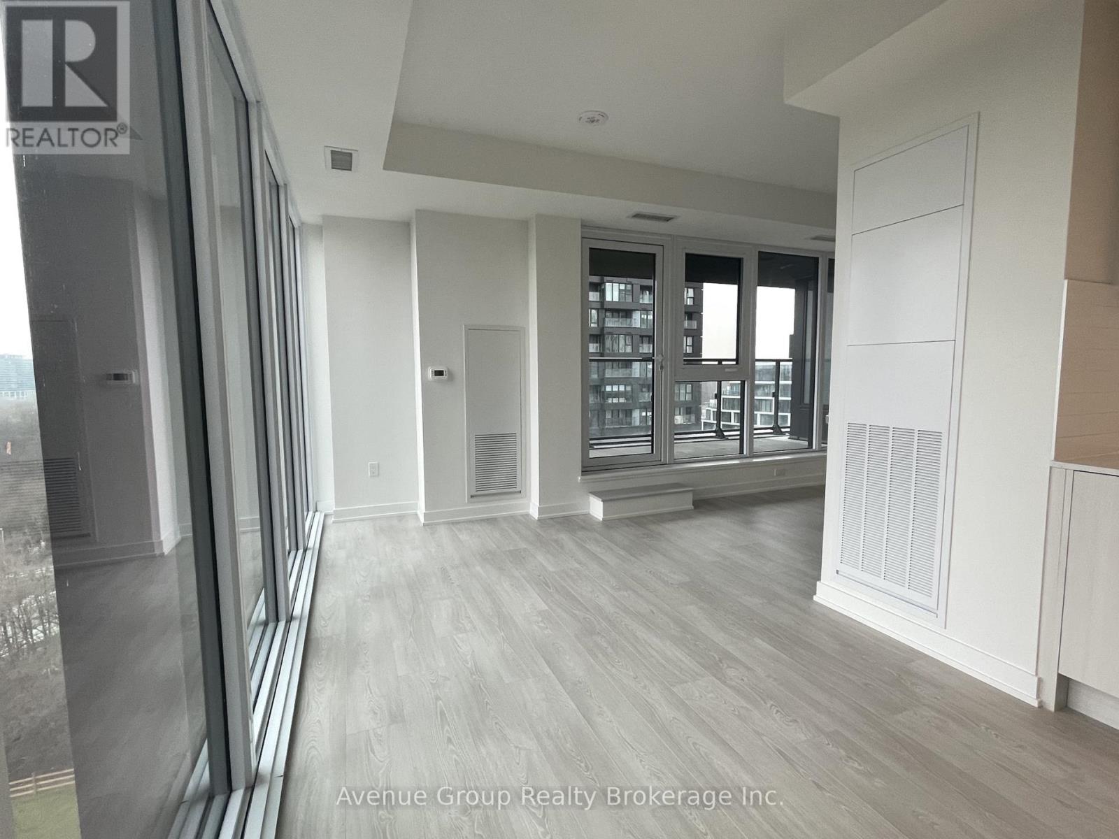 811 - 5 Quarrington Lane, Toronto, Ontario  M3C 0S5 - Photo 4 - C12927230