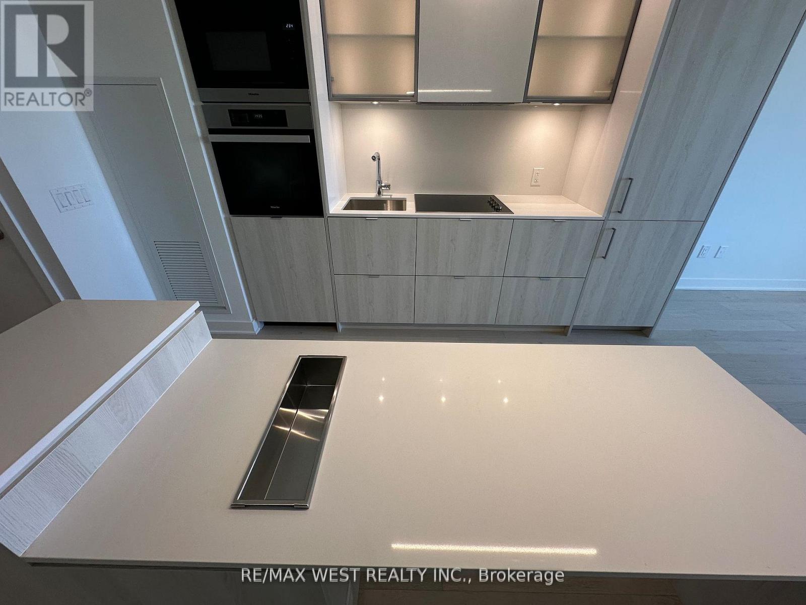 2804 - 11 Yorkville Avenue, Toronto, Ontario  M4W 0B7 - Photo 11 - C12927234