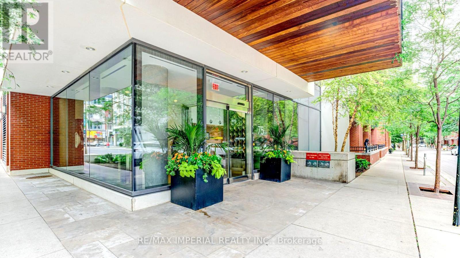 #602 - 75 St Nicholas Street, Toronto, Ontario  M4Y 1W8 - Photo 3 - C12927258