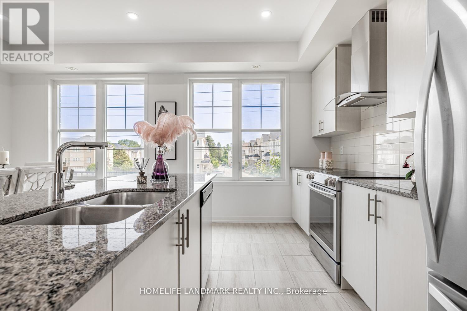 10606 Bathurst Street, Vaughan, Ontario  L6A 4Y4 - Photo 6 - N12927248