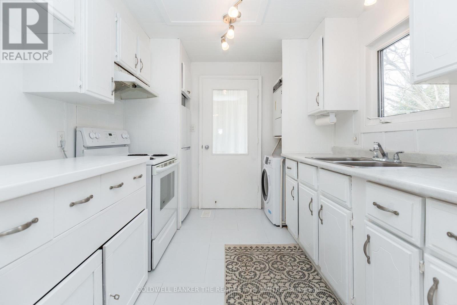 60 Linden Lane, Innisfil, Ontario  L9S 1P2 - Photo 11 - N12927260