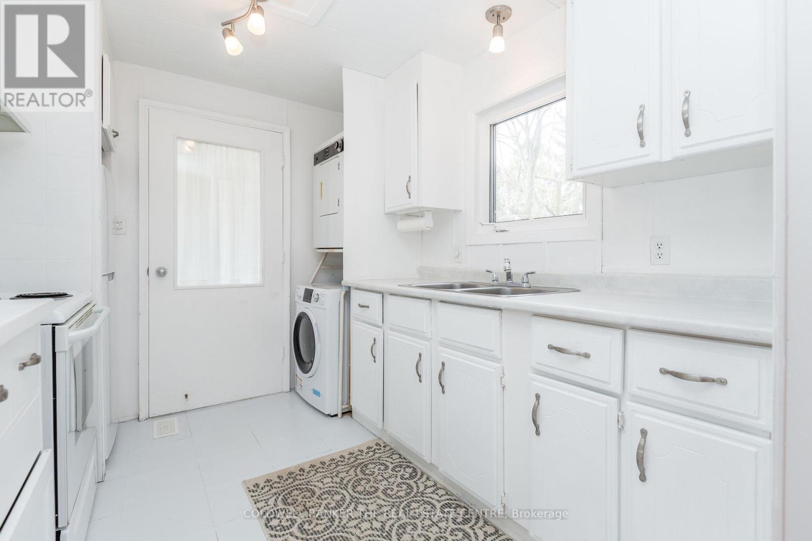 60 Linden Lane, Innisfil, Ontario  L9S 1P2 - Photo 12 - N12927260