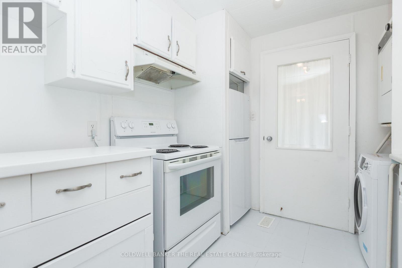 60 Linden Lane, Innisfil, Ontario  L9S 1P2 - Photo 13 - N12927260