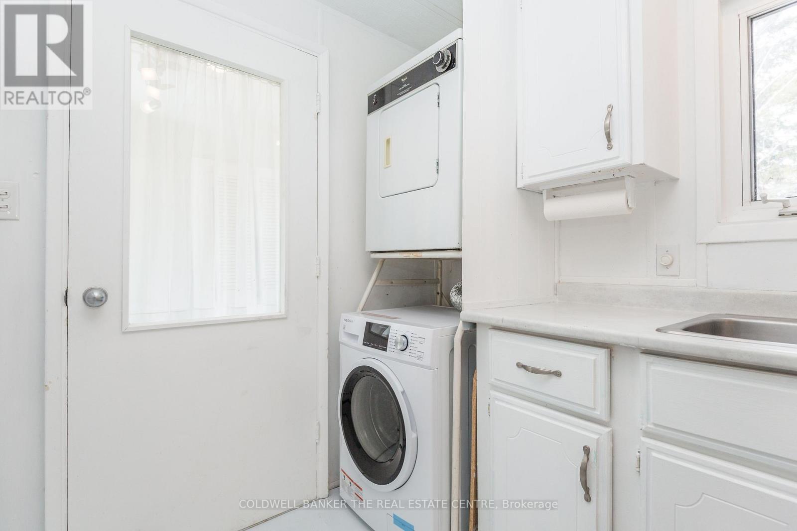 60 Linden Lane, Innisfil, Ontario  L9S 1P2 - Photo 14 - N12927260