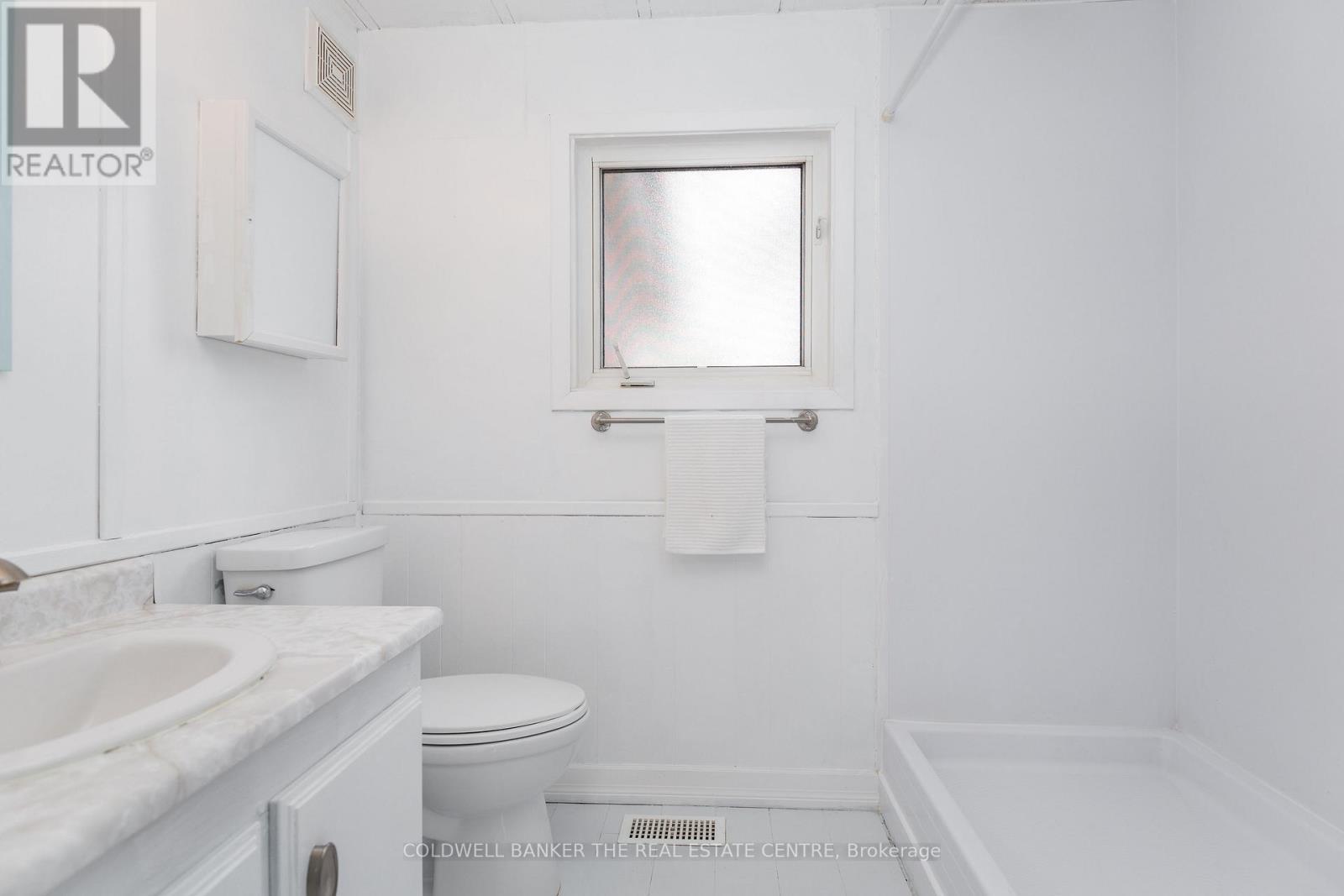 60 Linden Lane, Innisfil, Ontario  L9S 1P2 - Photo 24 - N12927260