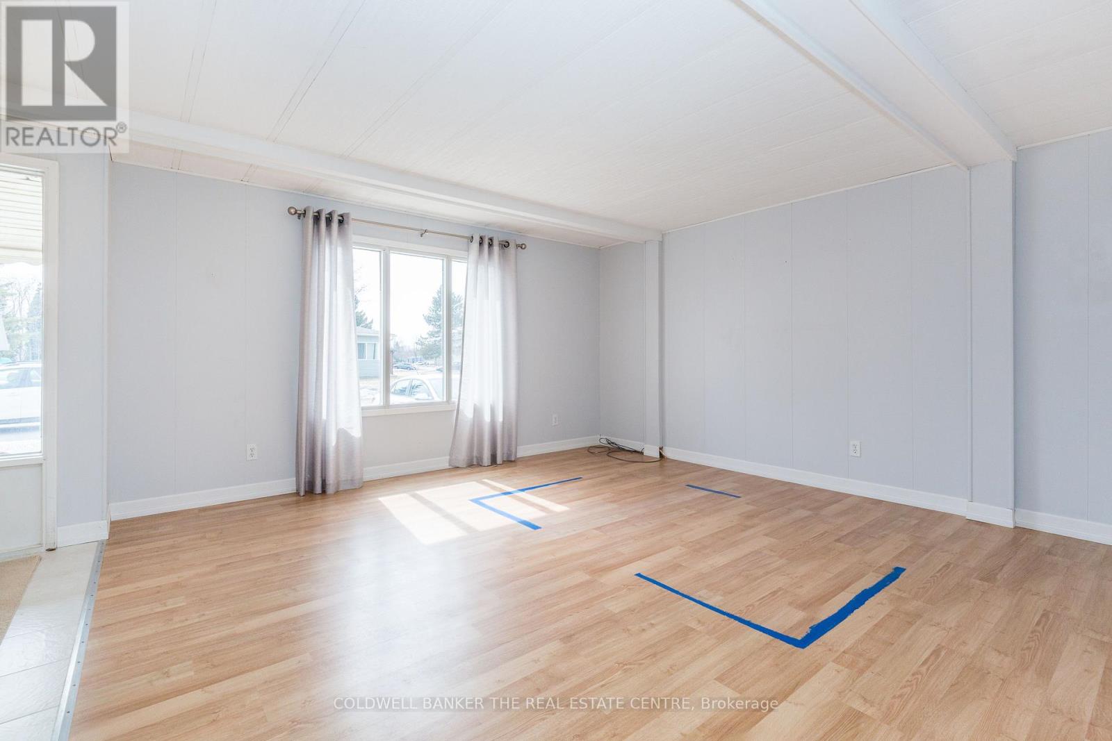 60 Linden Lane, Innisfil, Ontario  L9S 1P2 - Photo 5 - N12927260