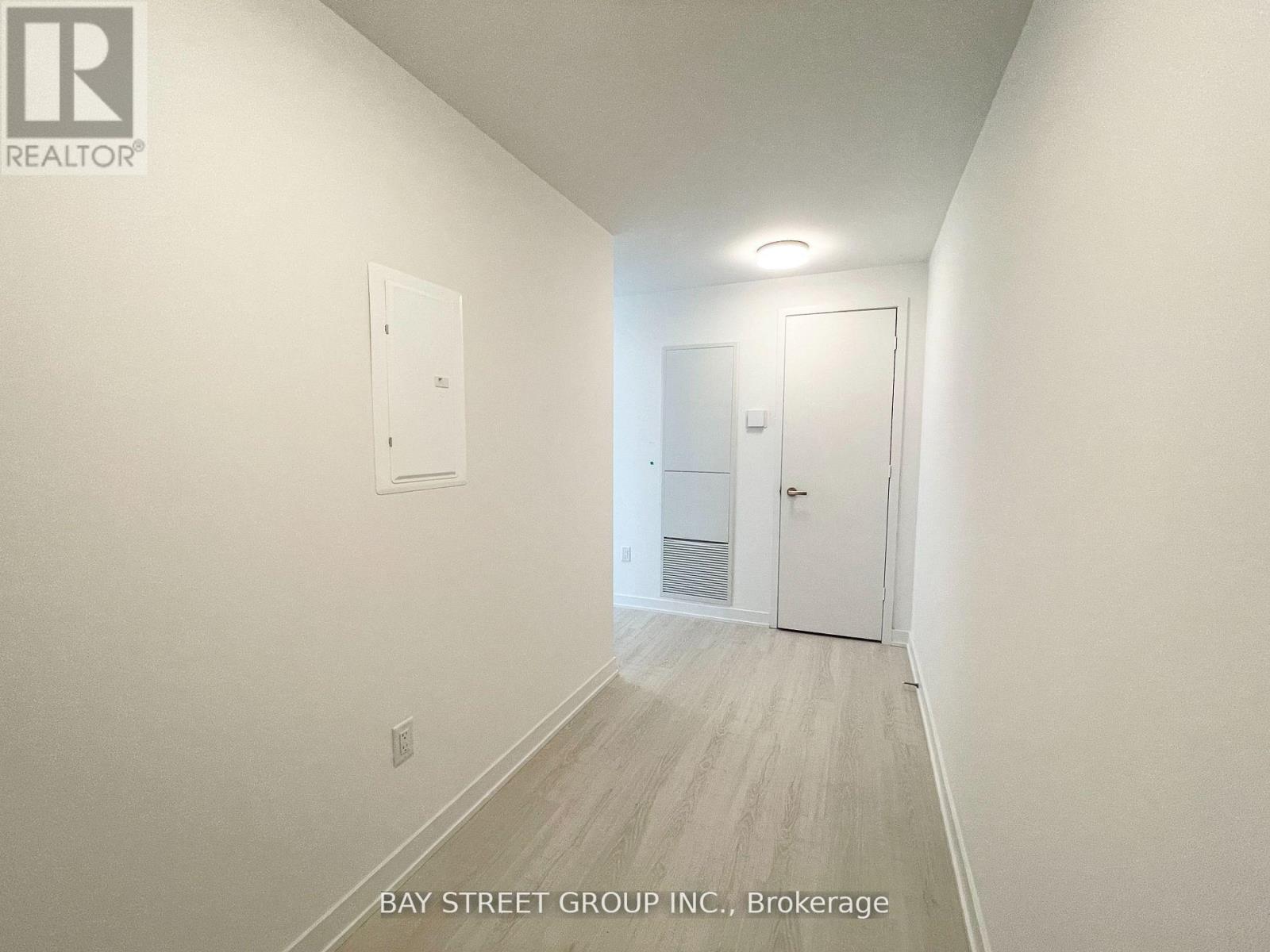 4604 - 3883 Quartz Road, Mississauga, Ontario  L5B 0M4 - Photo 3 - W12927226