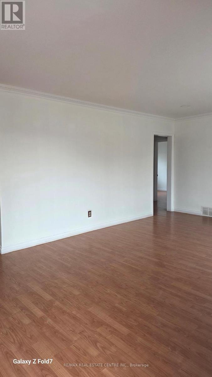 1016 Pinegrove Road, Oakville, Ontario  L6L 2W2 - Photo 5 - W12927262