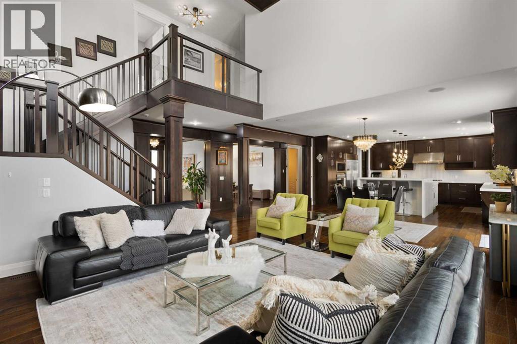 73 Wexford Crescent SW, Calgary, Alberta  T3H 0H1 - Photo 6 - A2296898