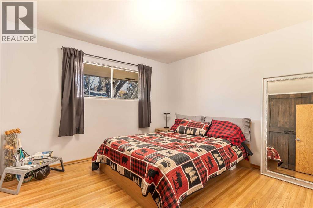 967 Northmount Drive NW, Calgary, Alberta  T2L 0B1 - Photo 8 - A2296549