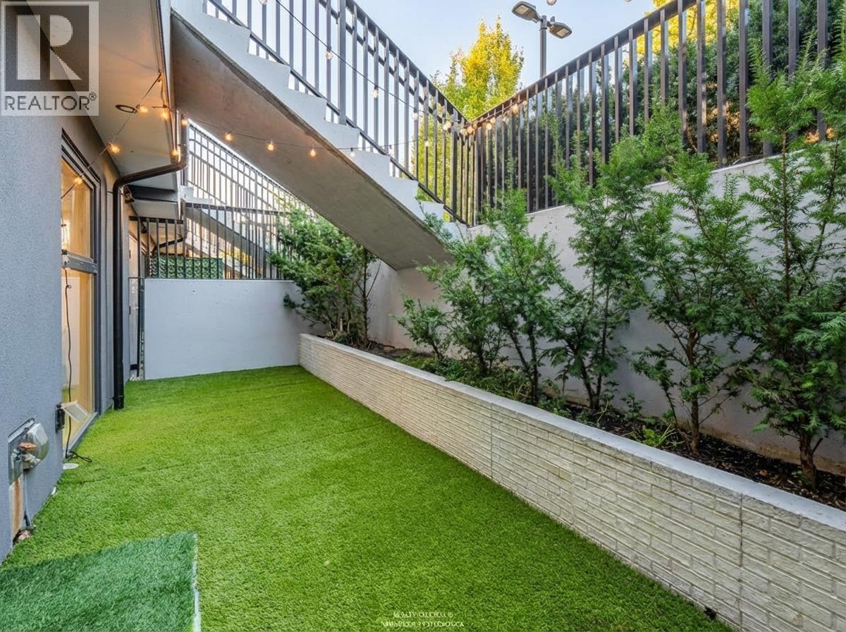 102 649 E 3rd Street, North Vancouver, British Columbia  V7L 1G6 - Photo 32 - R3104188