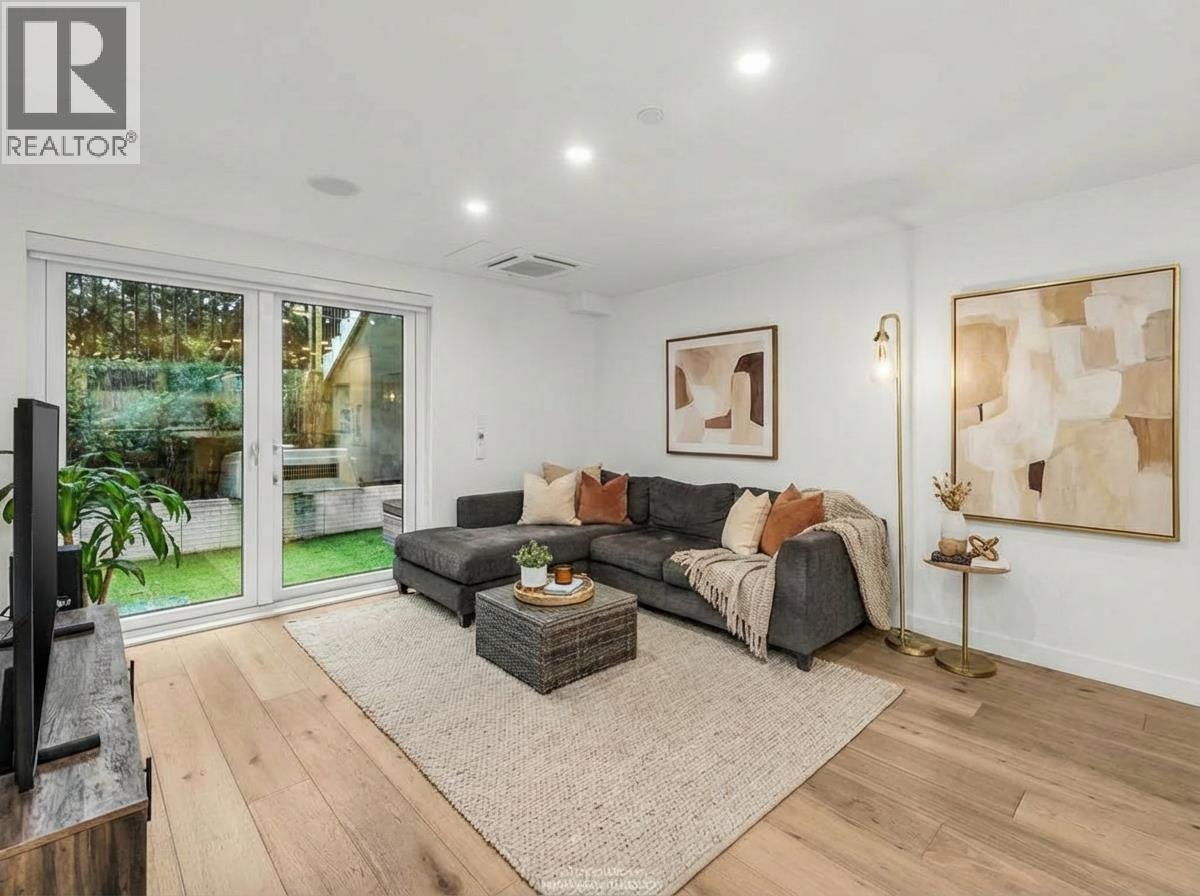 102 649 E 3rd Street, North Vancouver, British Columbia  V7L 1G6 - Photo 8 - R3104188